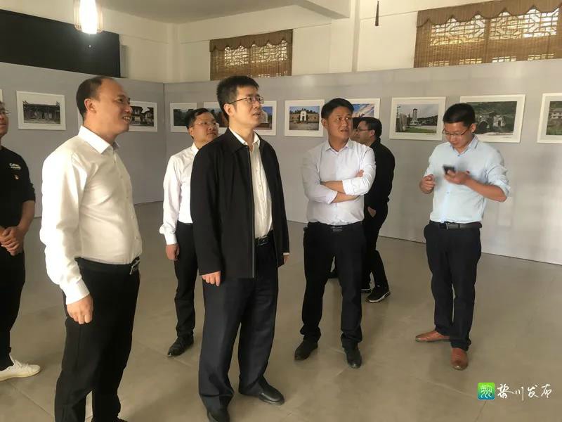 副县长陈华兴随同调研. 来源:      黎川发布