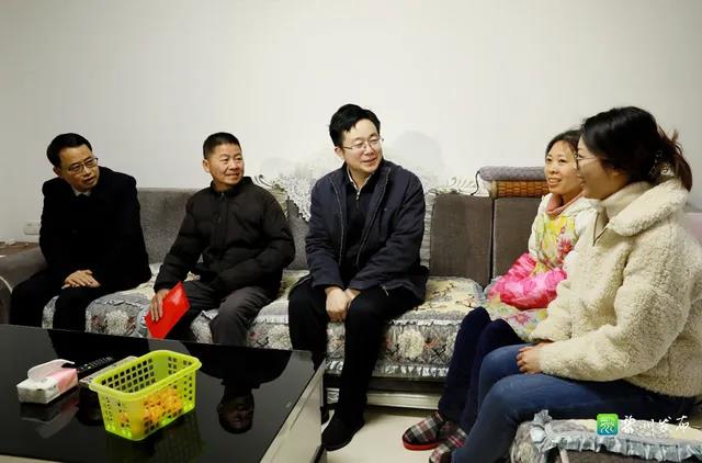 省地方金融监管局到我县走访慰问