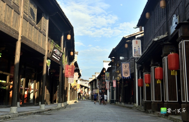 时光流影见证70年来黎川发生的翻天覆地的变化