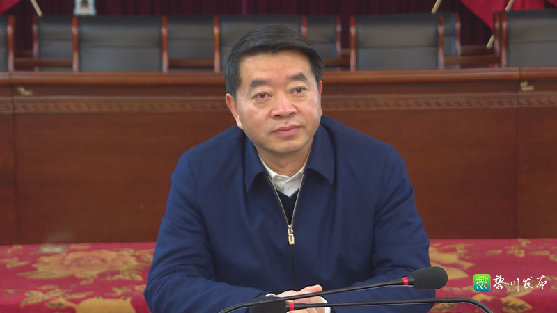 县委书记聂仕雄,县委副书记周亮平,县委常委,组织部长章军华出席会议.