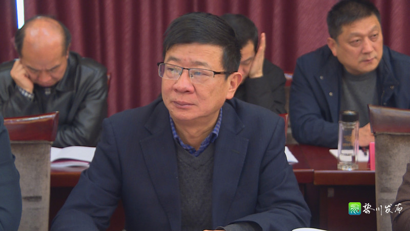 县委书记聂仕雄,县委副书记周亮平,县委常委,组织部长章军华出席会议.