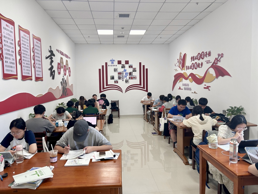 黎川：书香消暑 文化“充”凉好去处