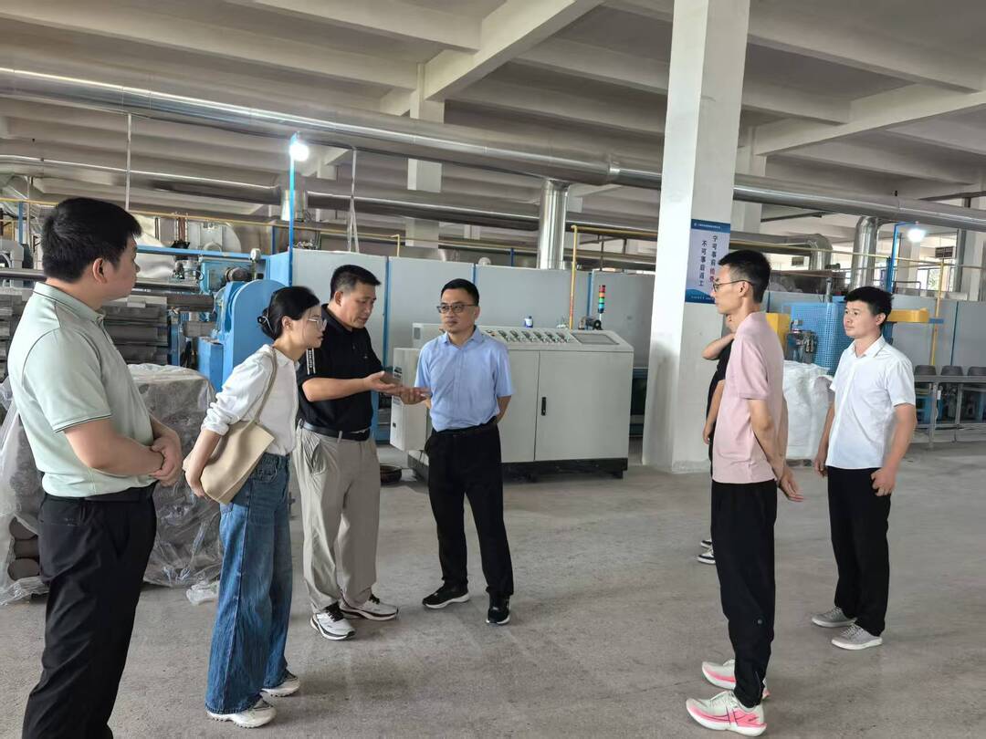 省级文化导师张文君深入我县调研富民产业并宣讲省委全会精神