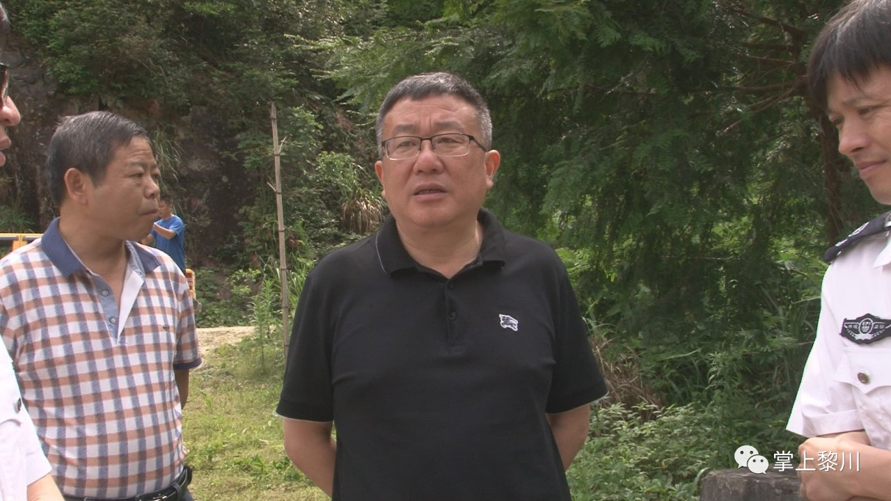 副县长张春明,陈华兴到场指挥.