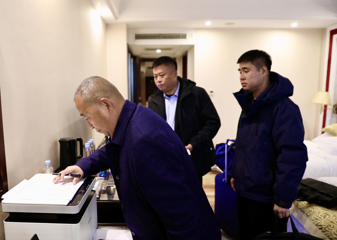 携民意赴盛会 献良策谋发展——我县出席市五届人大六次会议代表向大会报到